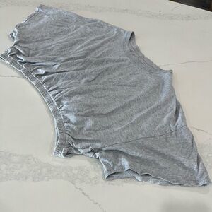 Aerie offline grey short sleeve cropped top
Women’s size XL